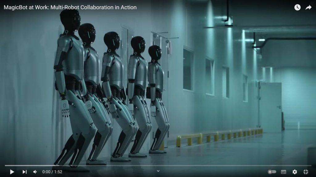Un essaim d’androïdes entre à l’usine